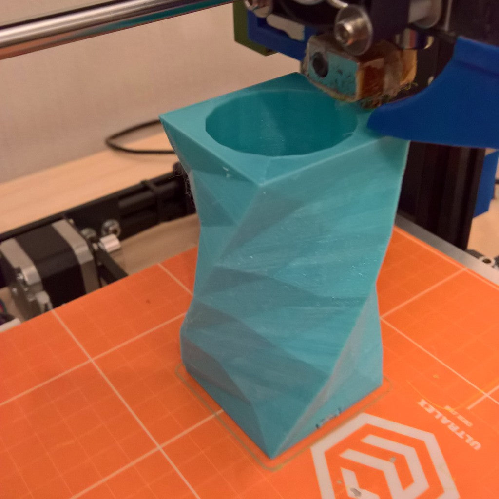 Low Poly Toothpaste holder