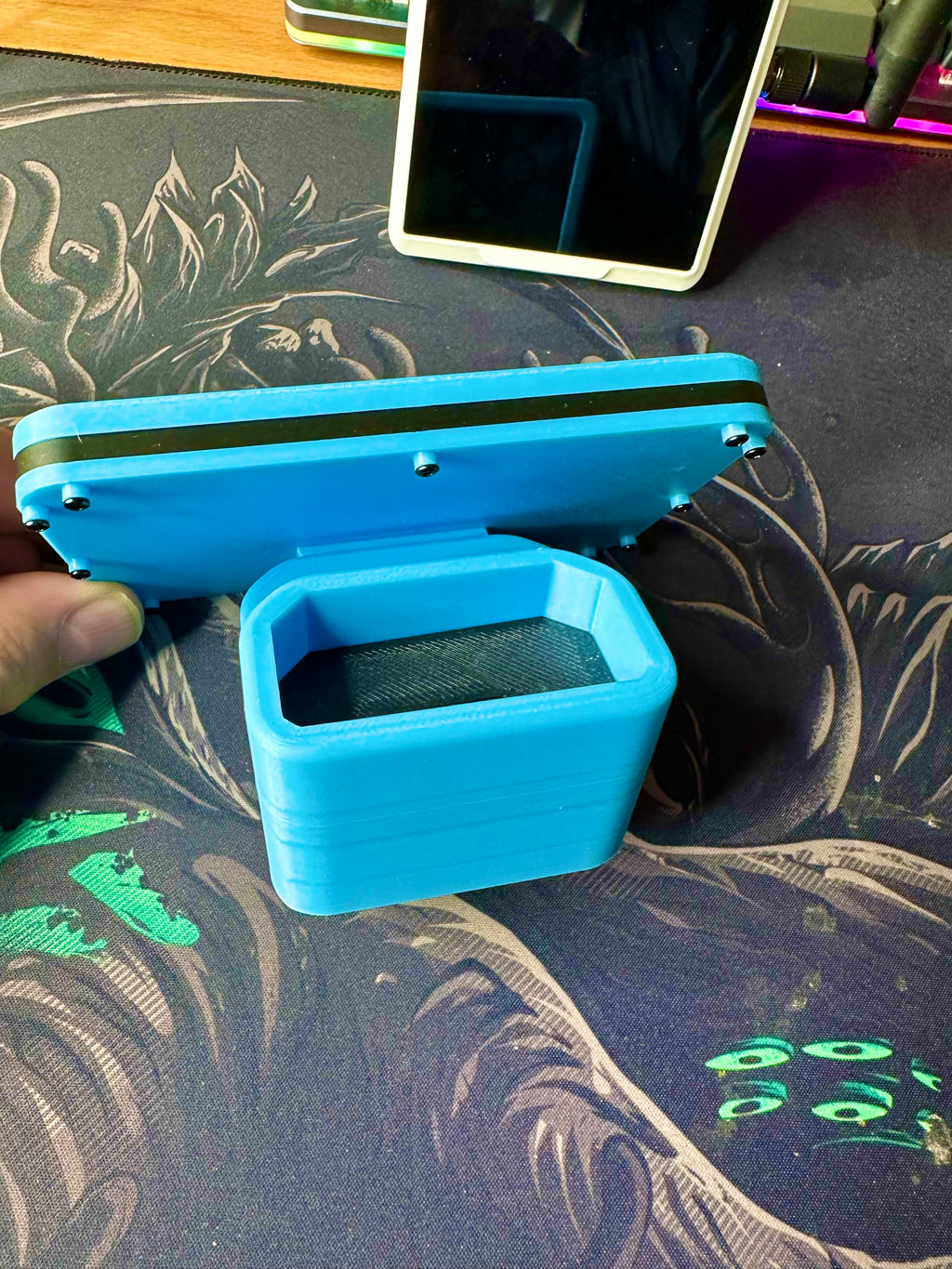 Seeed Studio Wio Tracker L1 case and Solar Dock