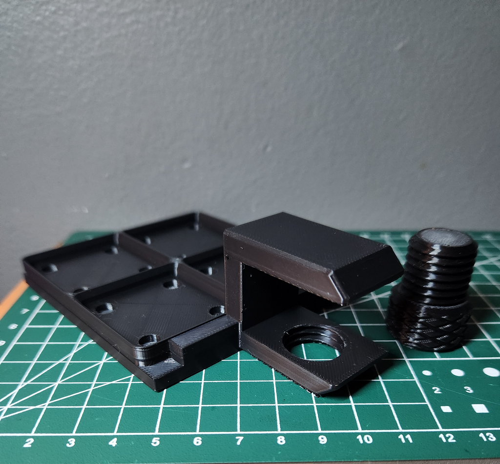 Gridfinity 2x2 Base clamp