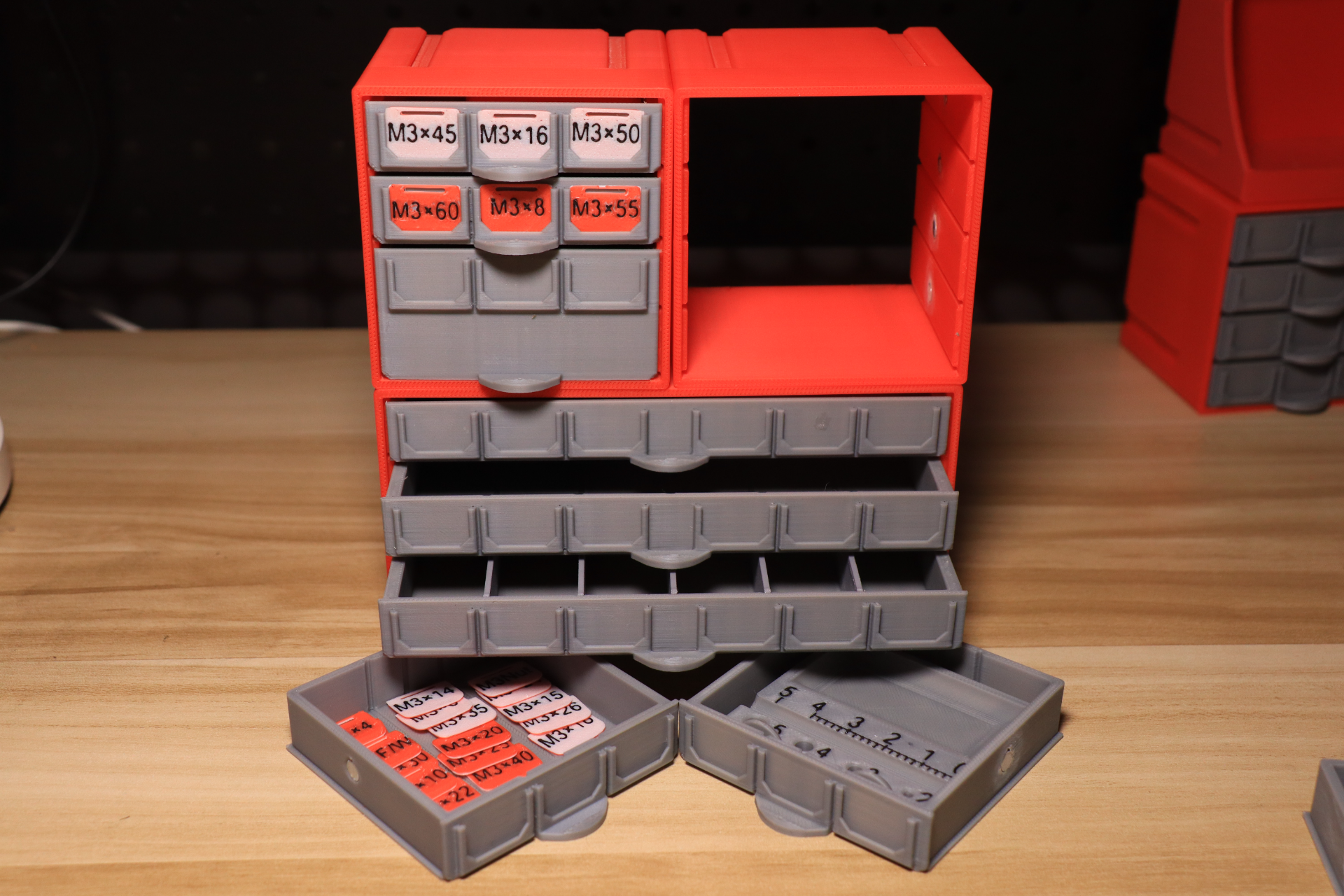 0支撑磁吸自锁收纳盒 Zero support magnetic self-locking storage box