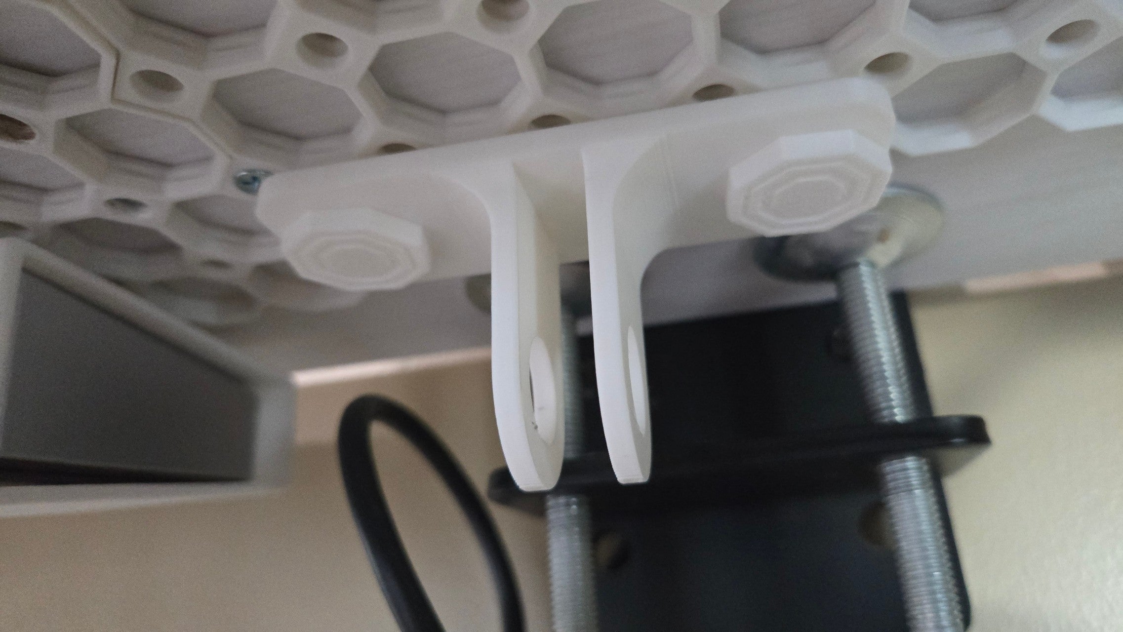 Multiboard Anchors for Cable Management Spine