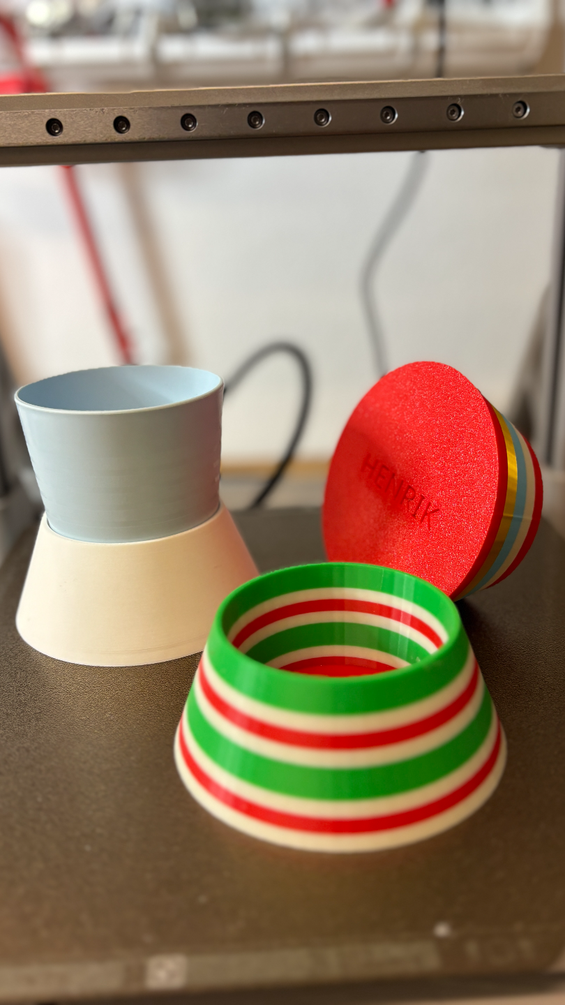 non-spill cup holder / anti tip coaster