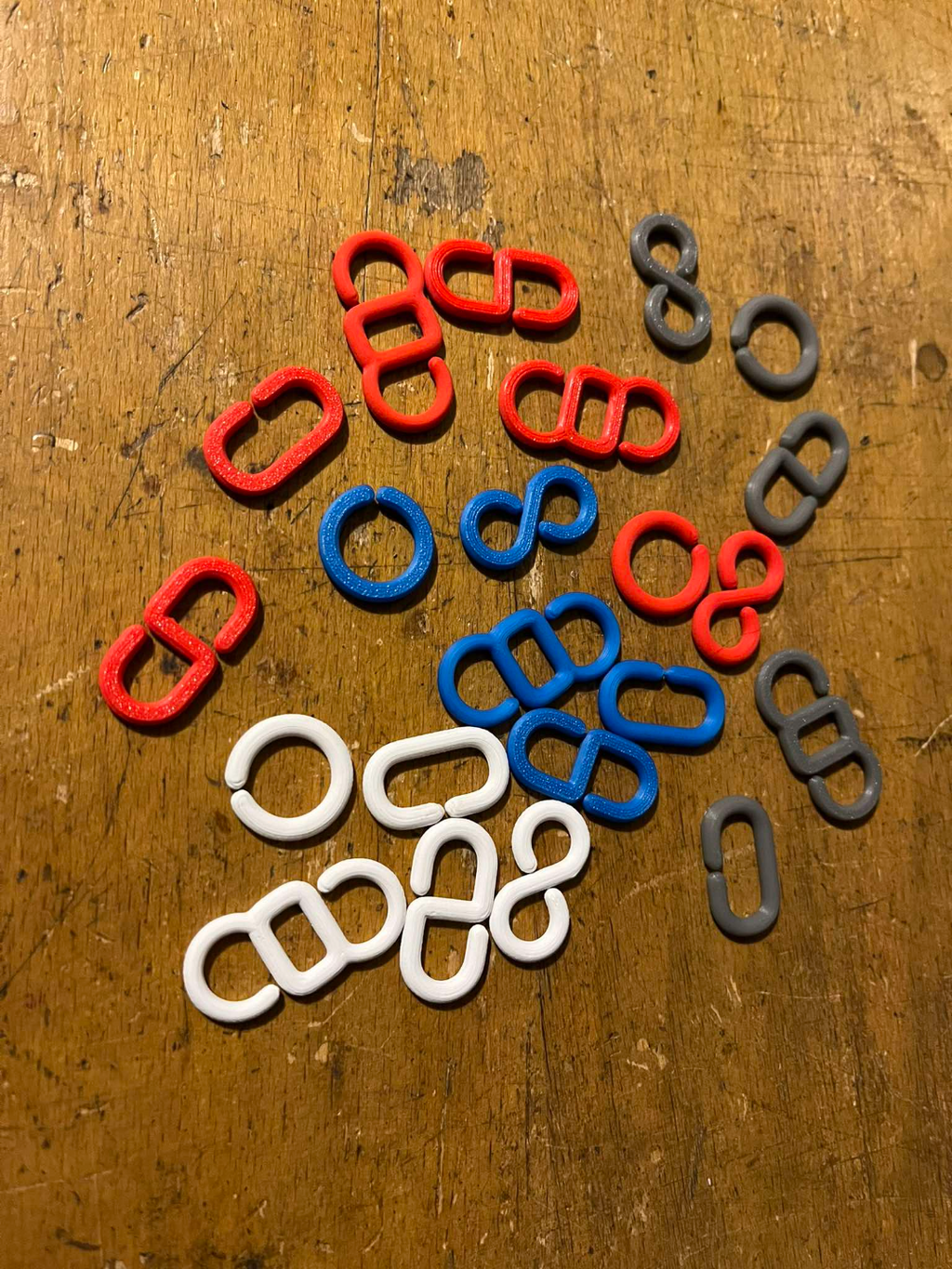 C-shaped, chain links