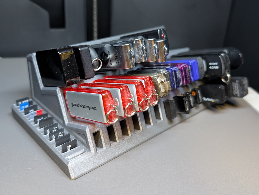 Desktop USB / SD Card / Micro SD Card Organizer