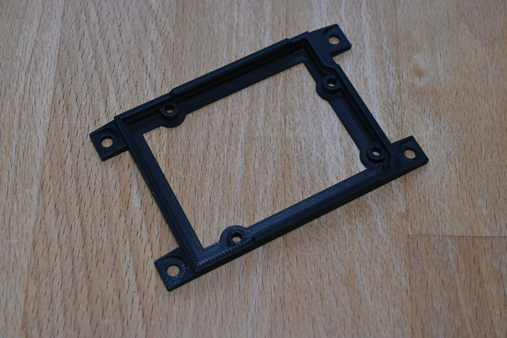 Open, snap-in Arduino UNO mount