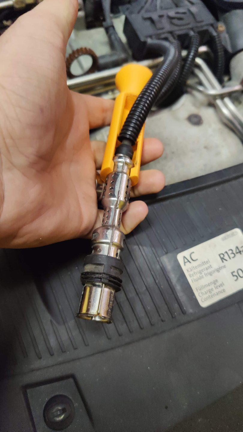 Spark plug wire puller