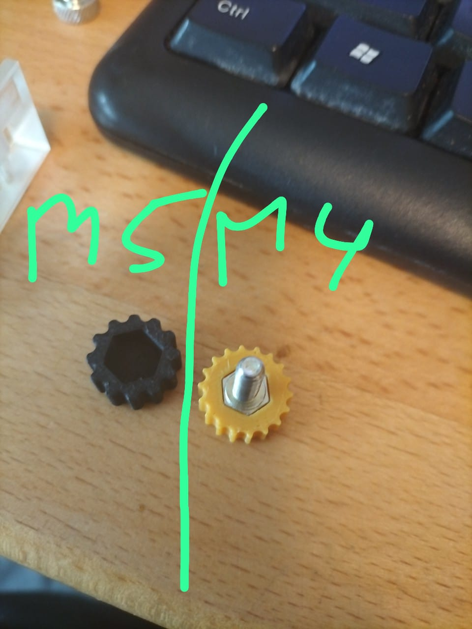 hand twist screw M5