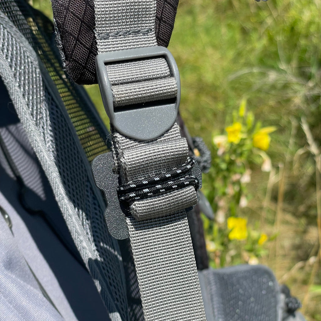 Web Dominator – Strap Clip / MOLLE Backpack