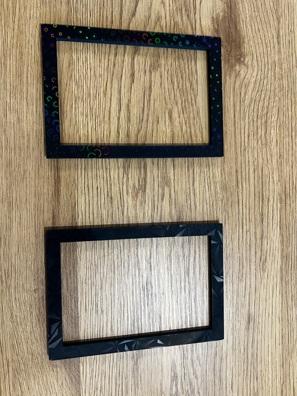 Picture frame with magnets