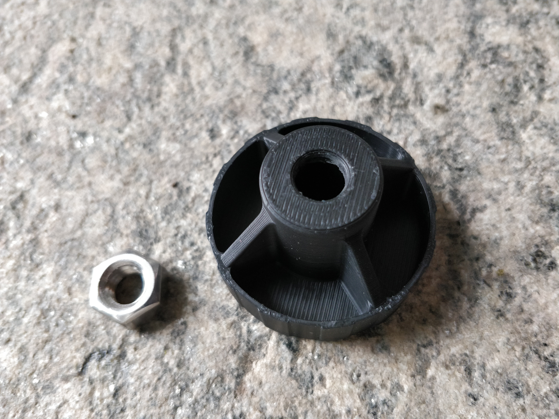 grip nut for M8