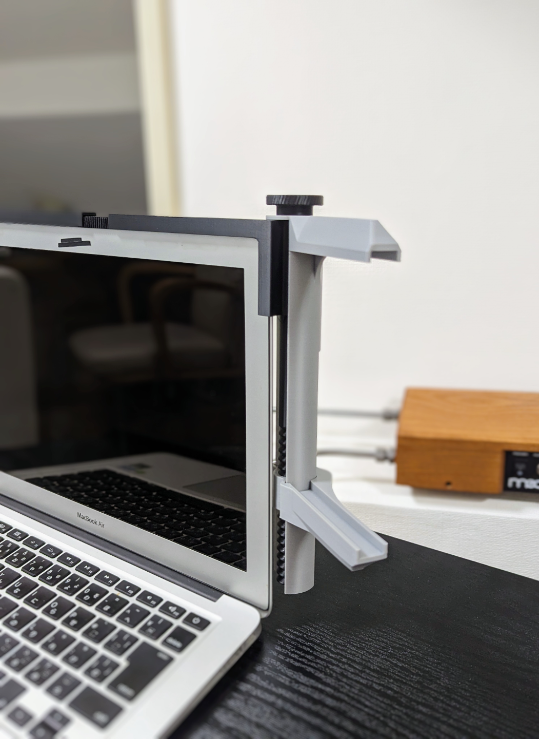 Phone or tablet second screen adapter for laptop - Tested on Macbook Air and Microsoft Surface