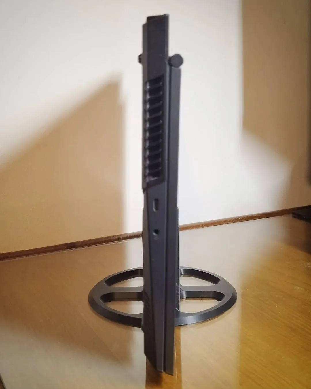 Vertical laptop stand