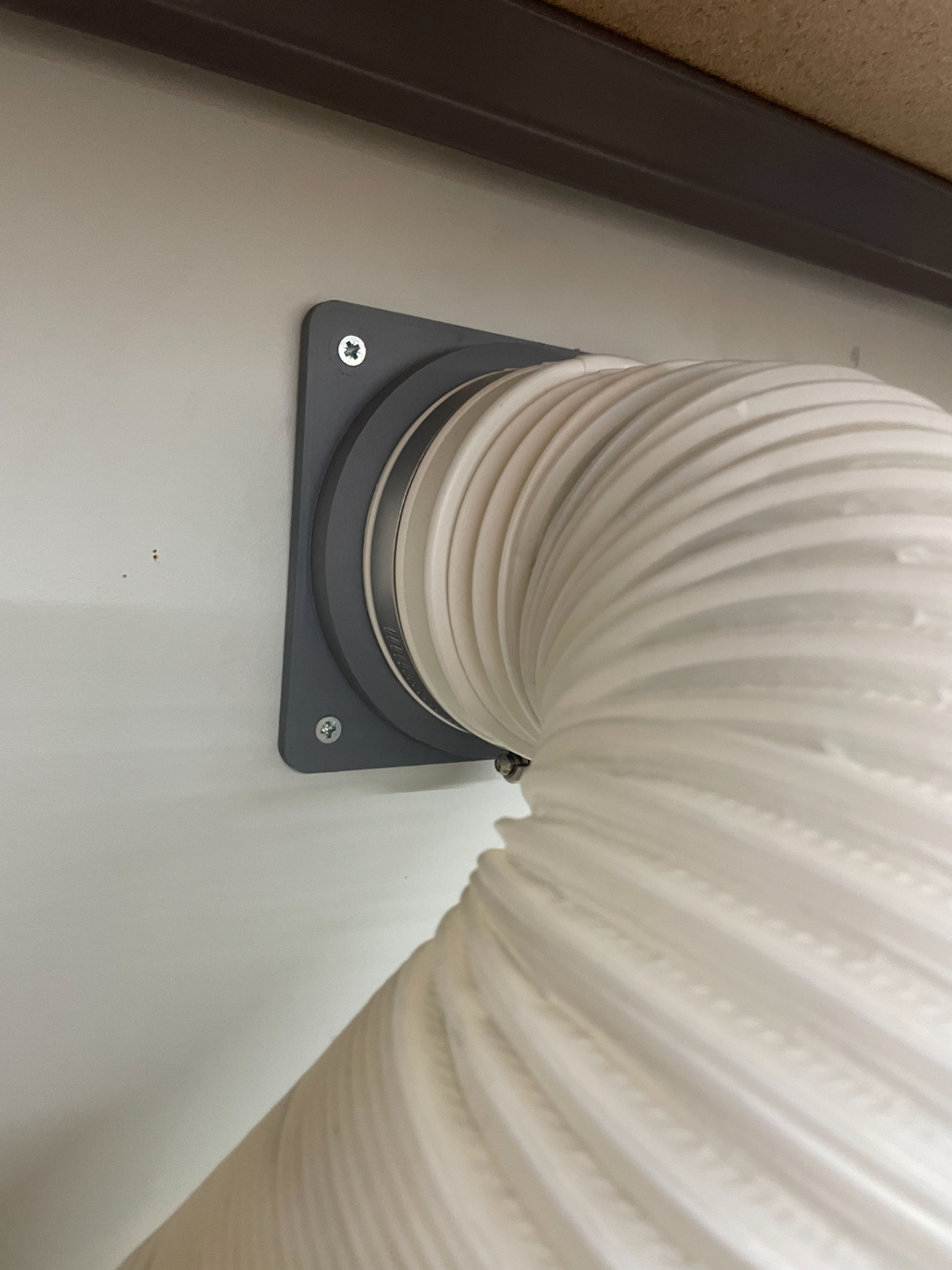 Wall mounted cover plate for 4" or 100mm ventilation ducting