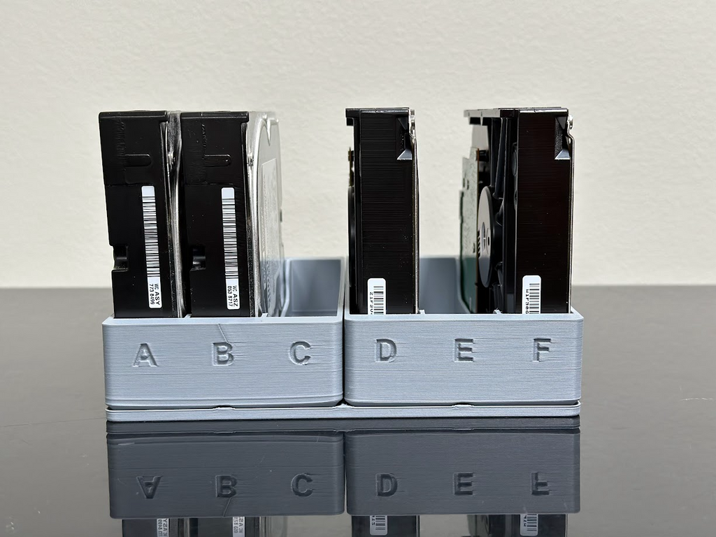 Gridfinity 3.5in hard drive (HDD) storage stand