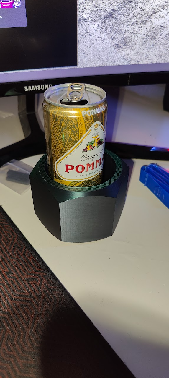 Nut cupholder