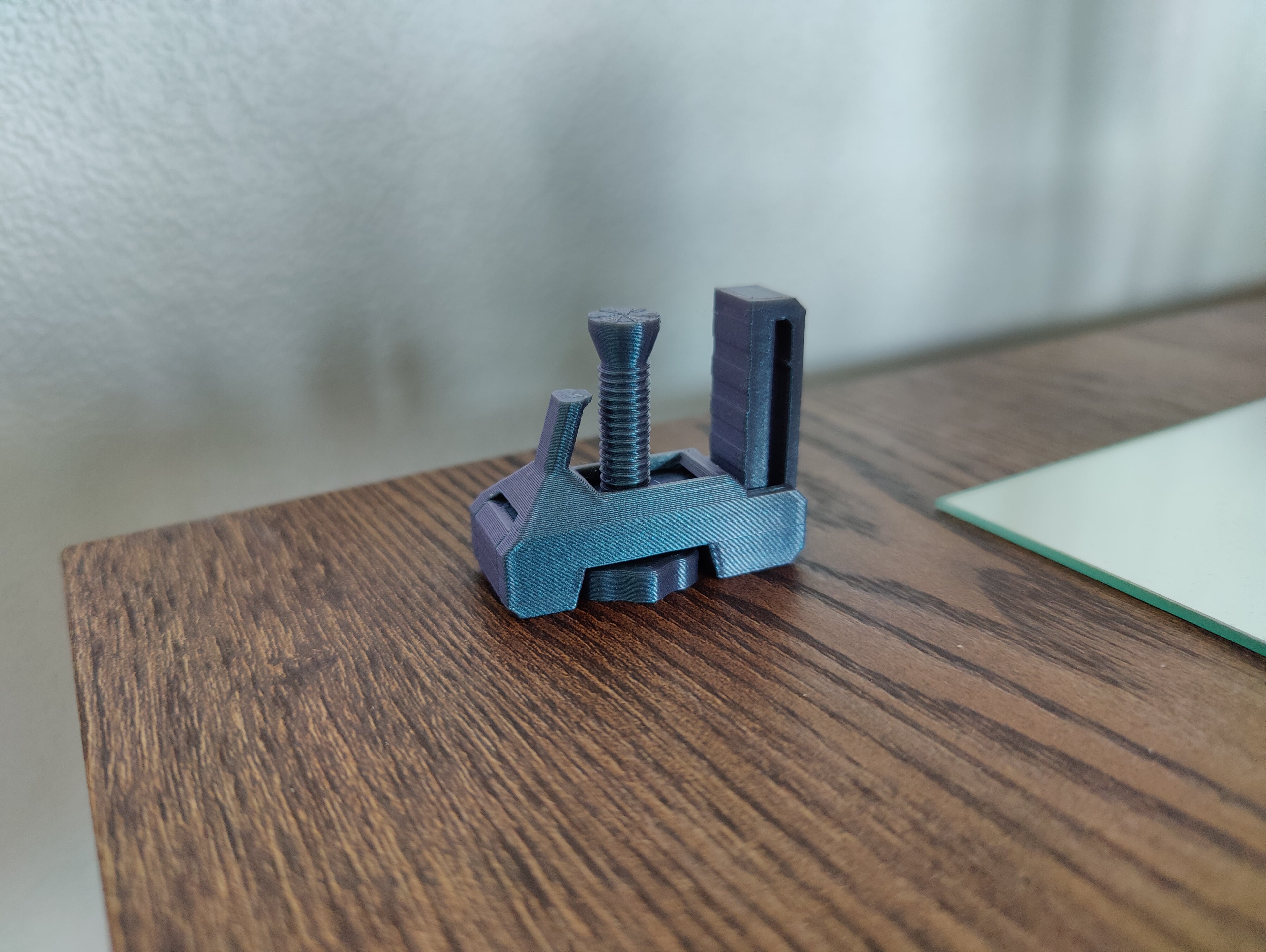 Print-in-place clamp with hook