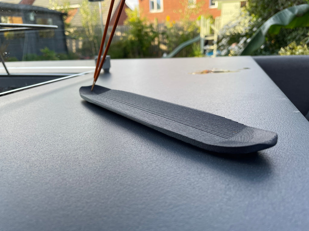 Simple incense holder