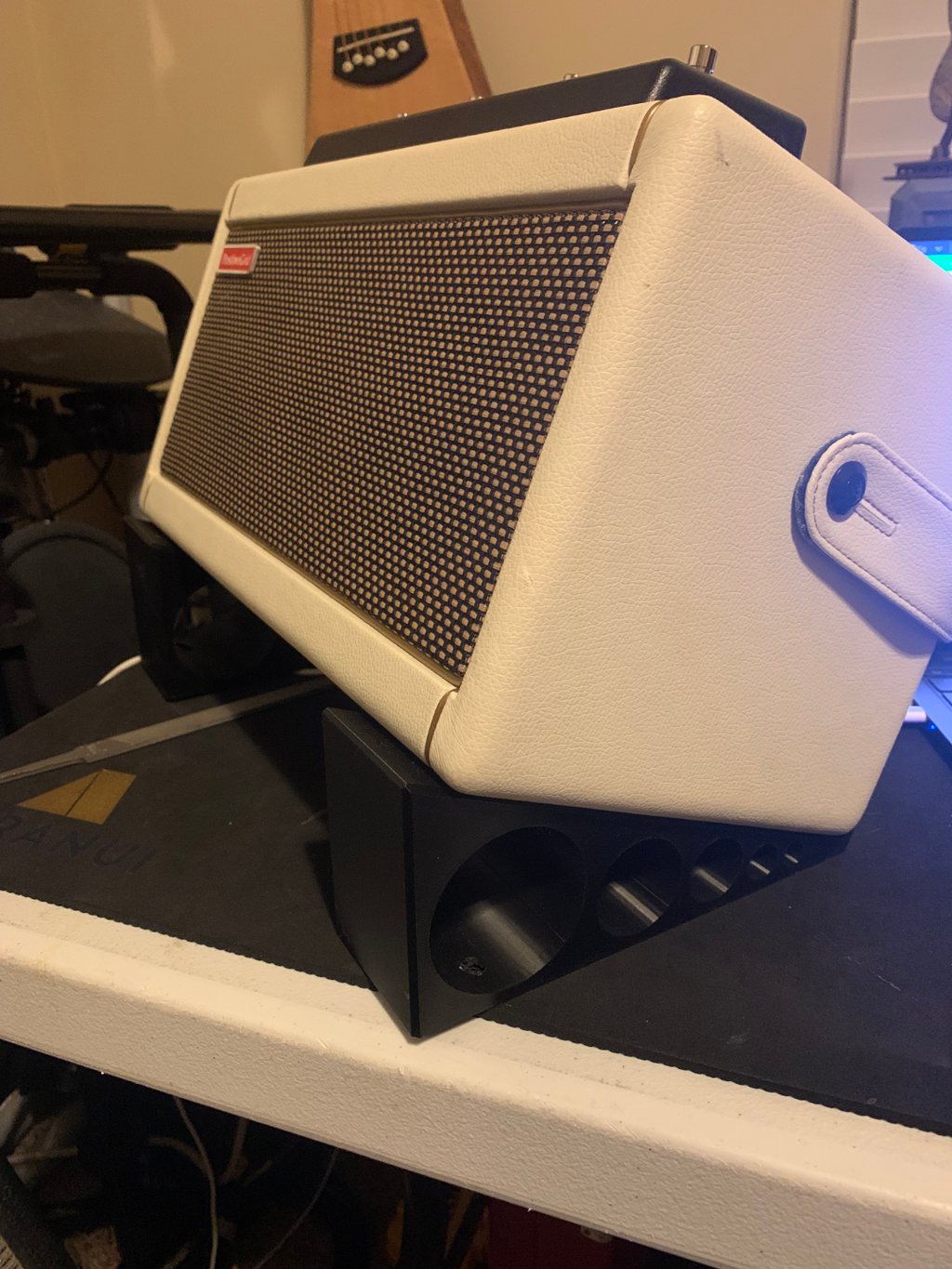 Spark 40 Tilted Amp Stand