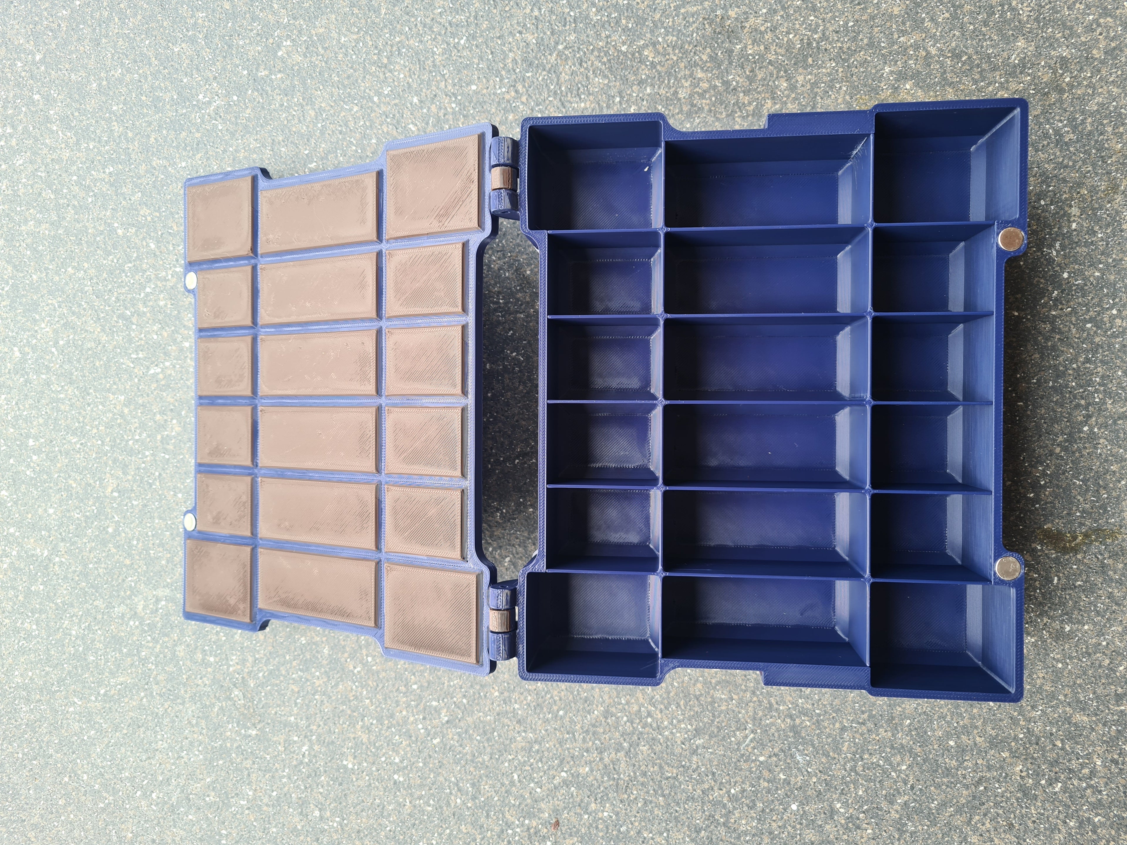 Stapelbare Sortierbox mit Deckel und Verriegelung