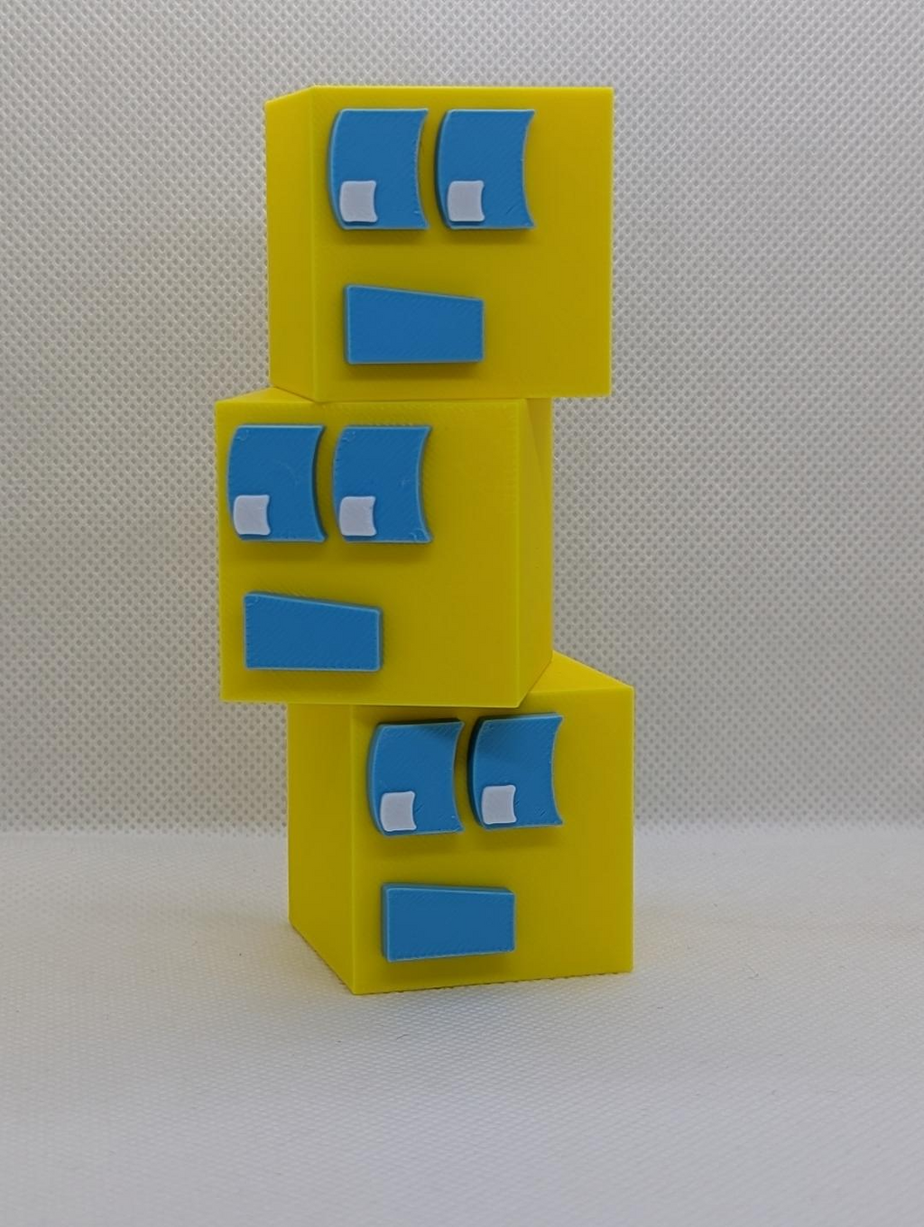 Geometry Dash Cube of Aaah Yellow w/blue
