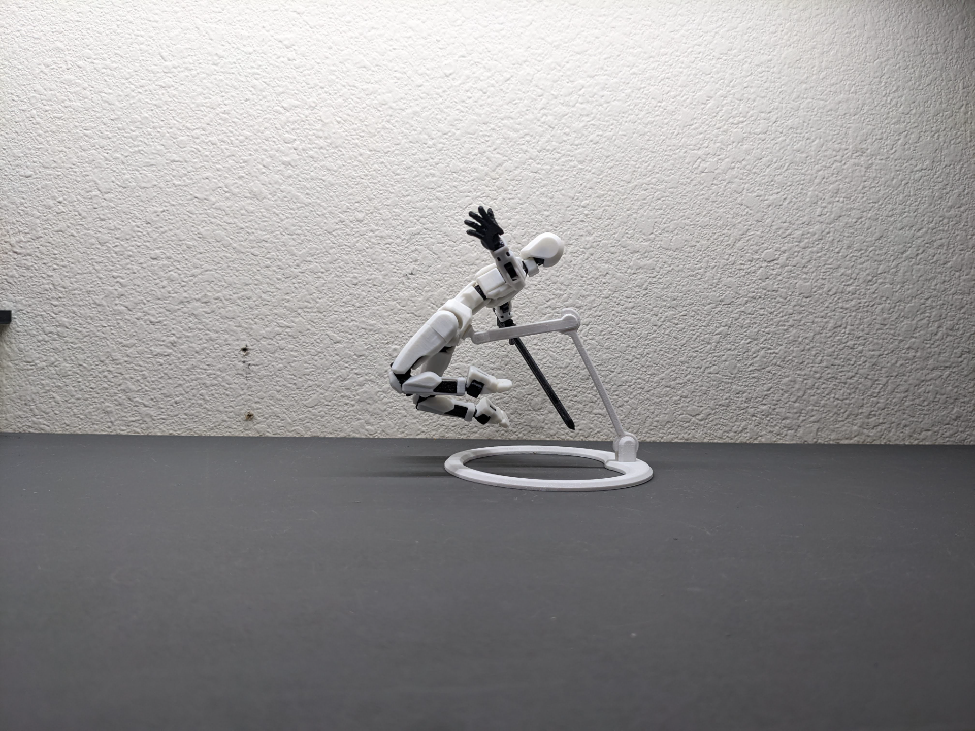 Dummy 13 Locking Stand