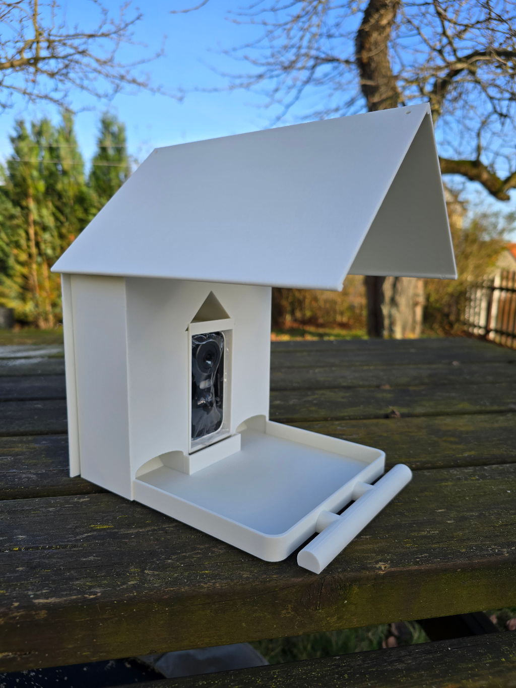 Bird feeder with Camera