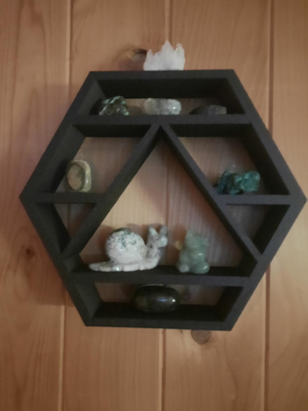 Hangable Display Shelf