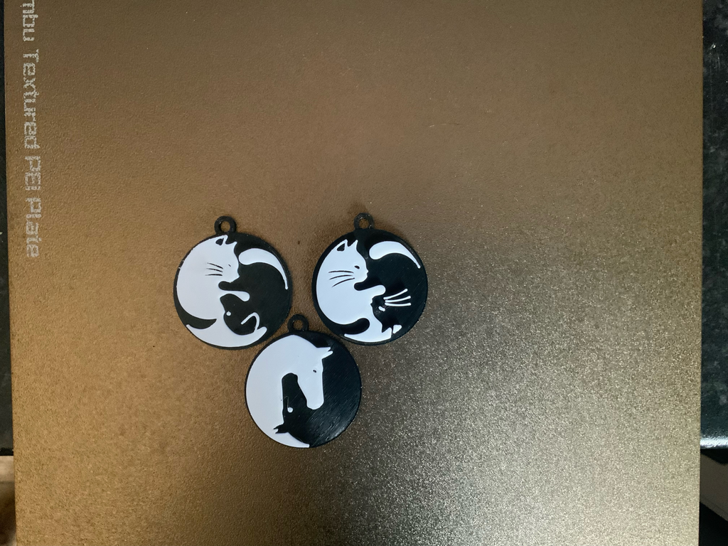 yin yang pets keychain/neck charm(free commercial)