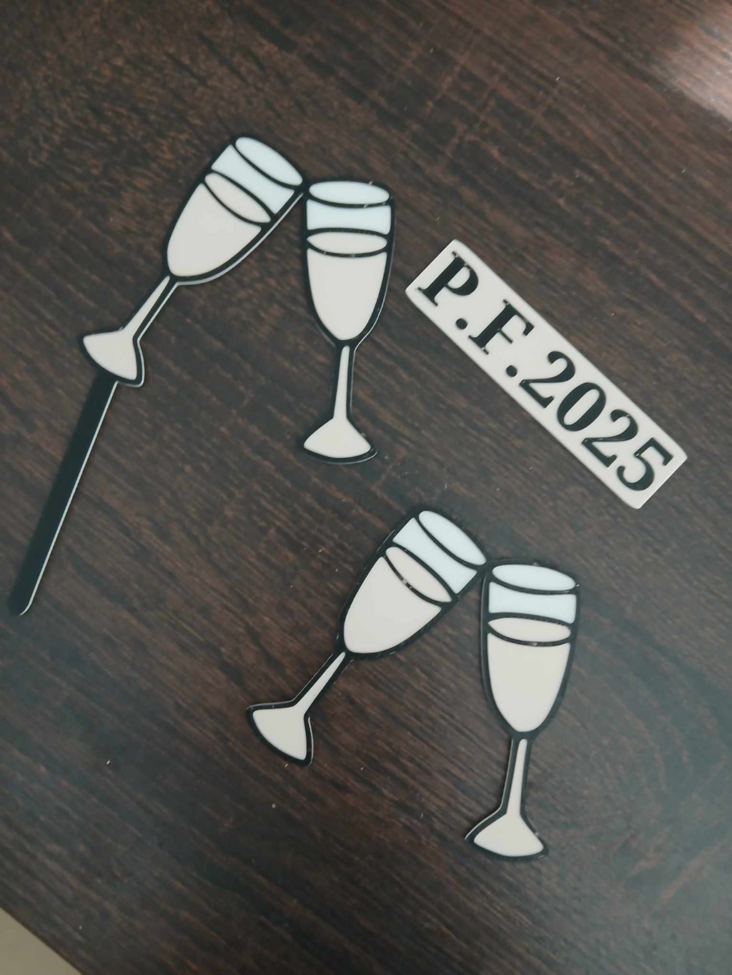 P.F. 2025 & champagne glasses topper and tags
