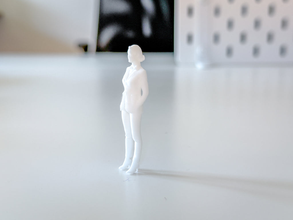 Miniature Business Woman for your Diorama