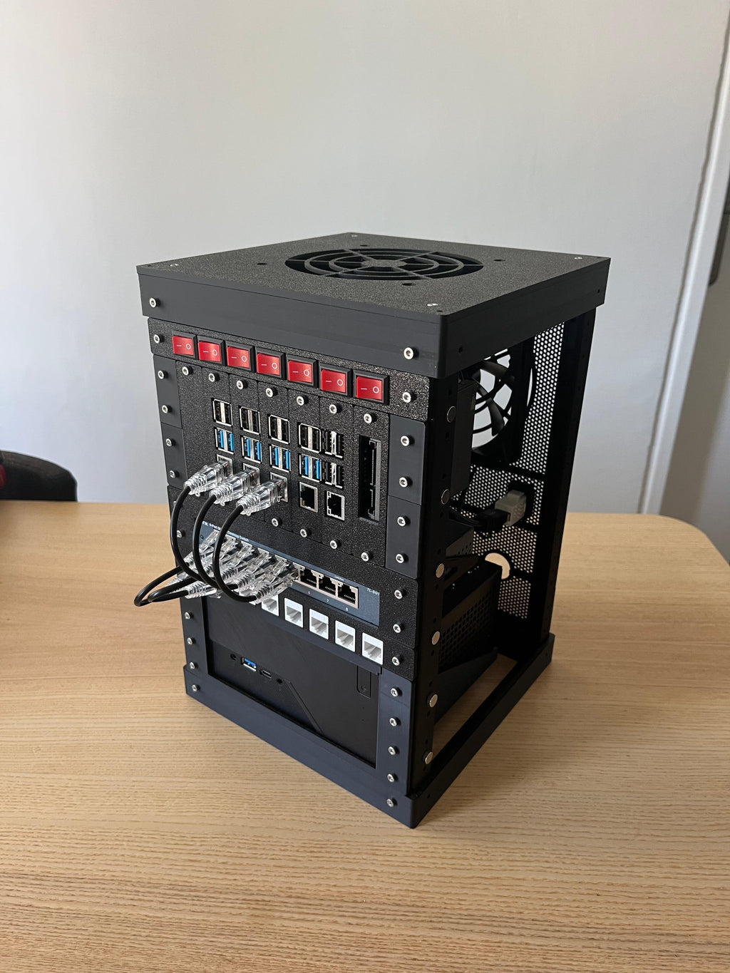 Microlab 2 - Mini Modular Home Server Rack