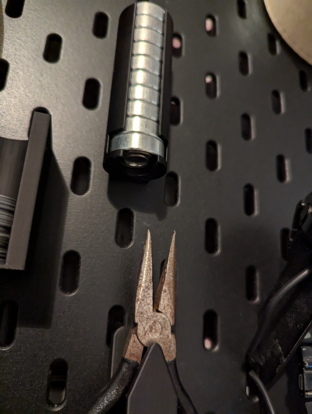 Skadis 608 bearing holder
