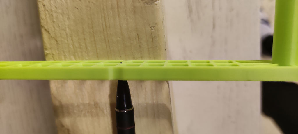 Minimalistic center finder V2 for mech pencil