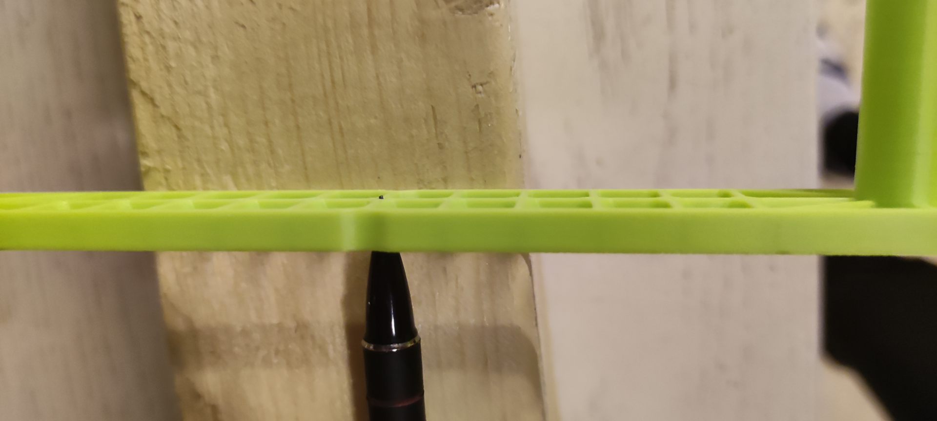 Minimalistic center finder V2 for mech pencil