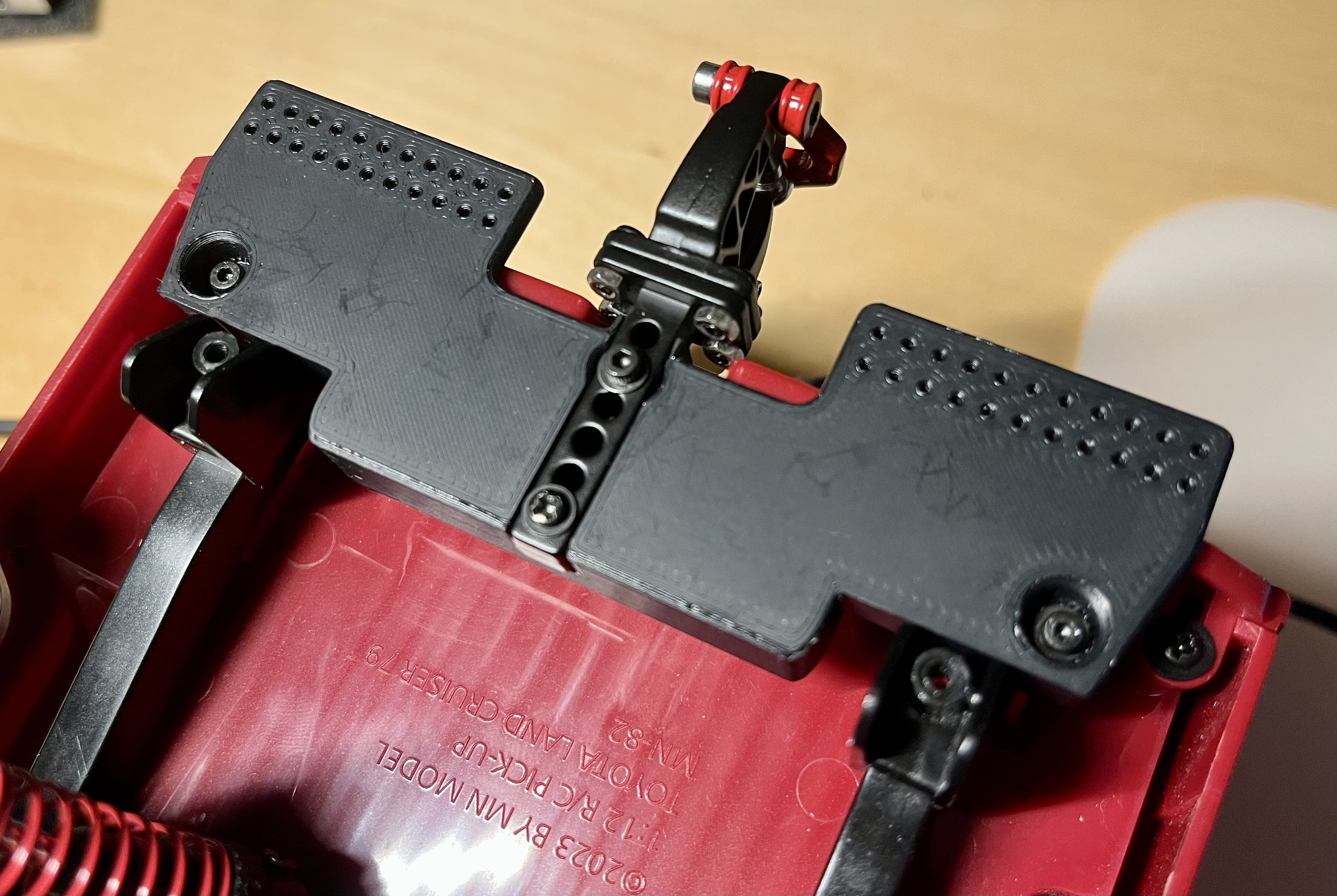 MN82 running boards with common trailer hitch slot