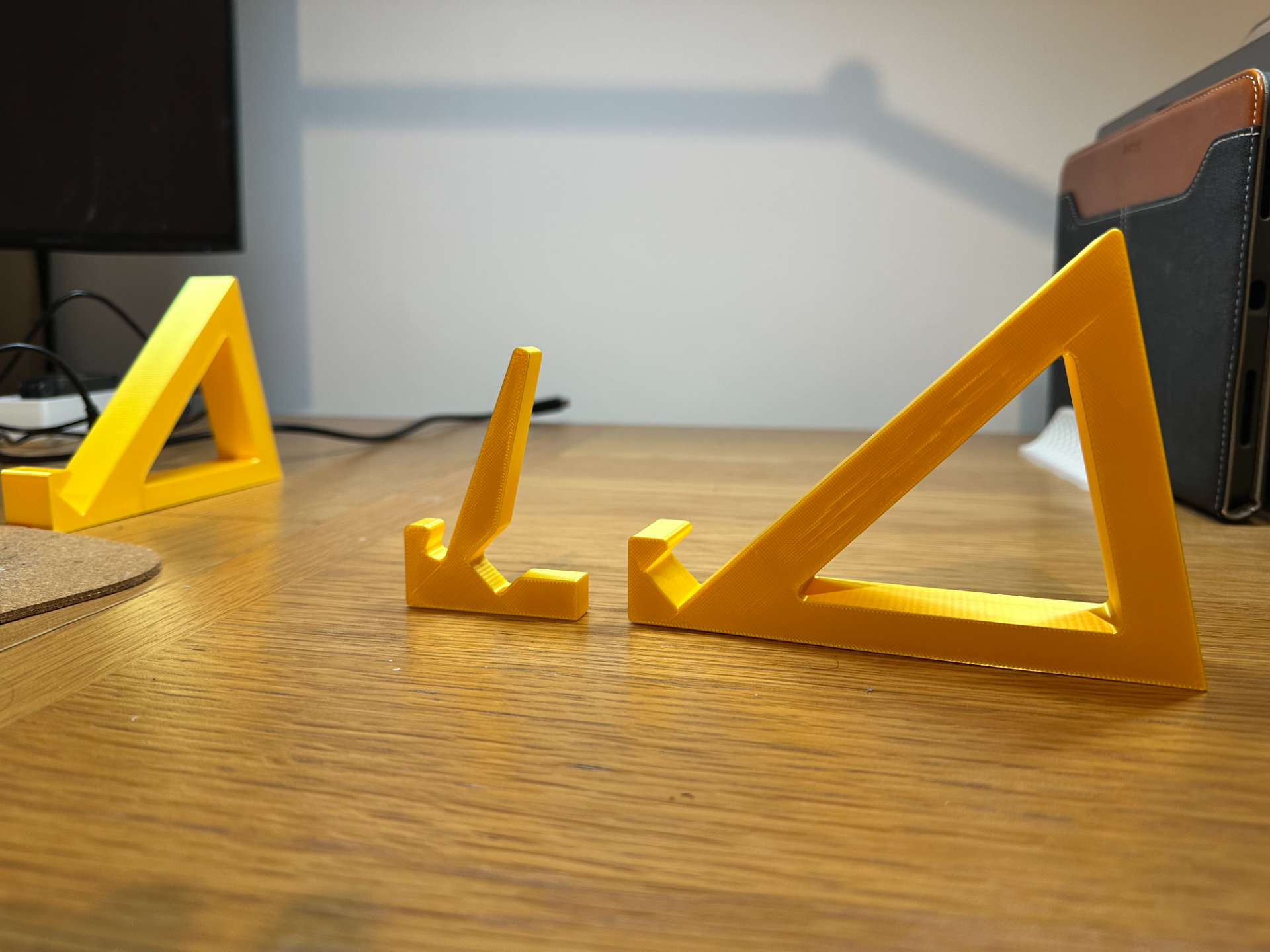Upright Macbook Laptop/iPad Air Stand
