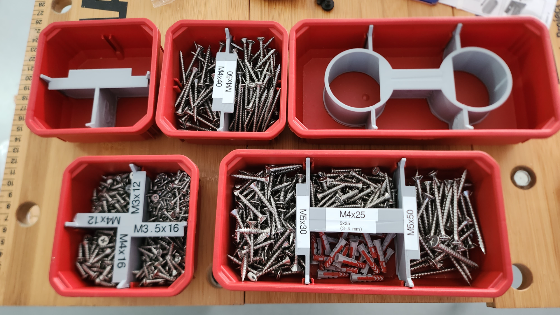 Packout small bin divider for labels