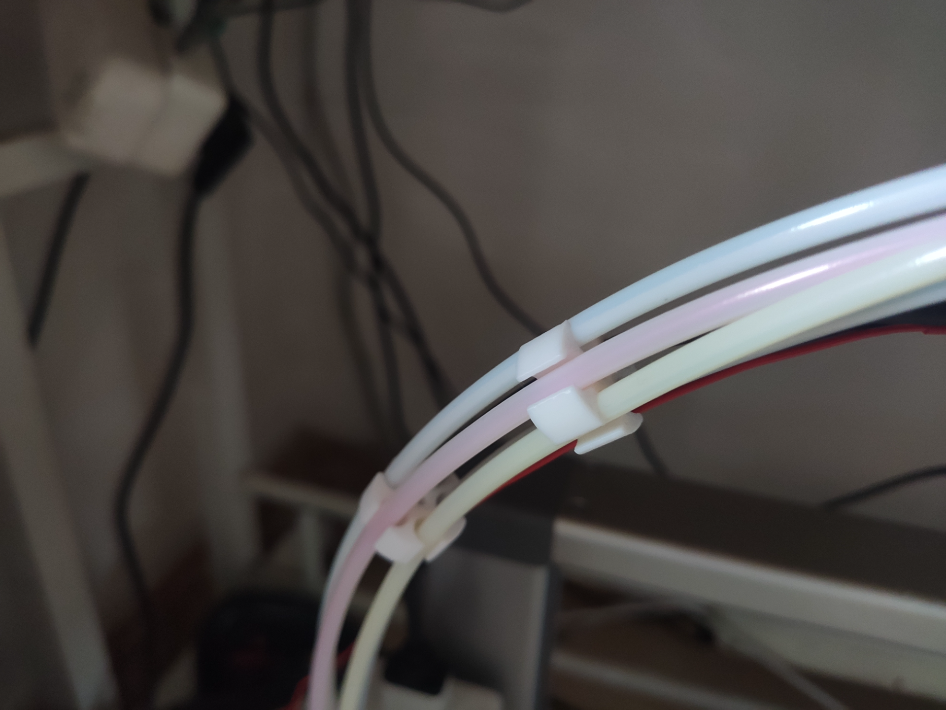 5孔特氟龙管固定器 5-hole Teflon tube fixator