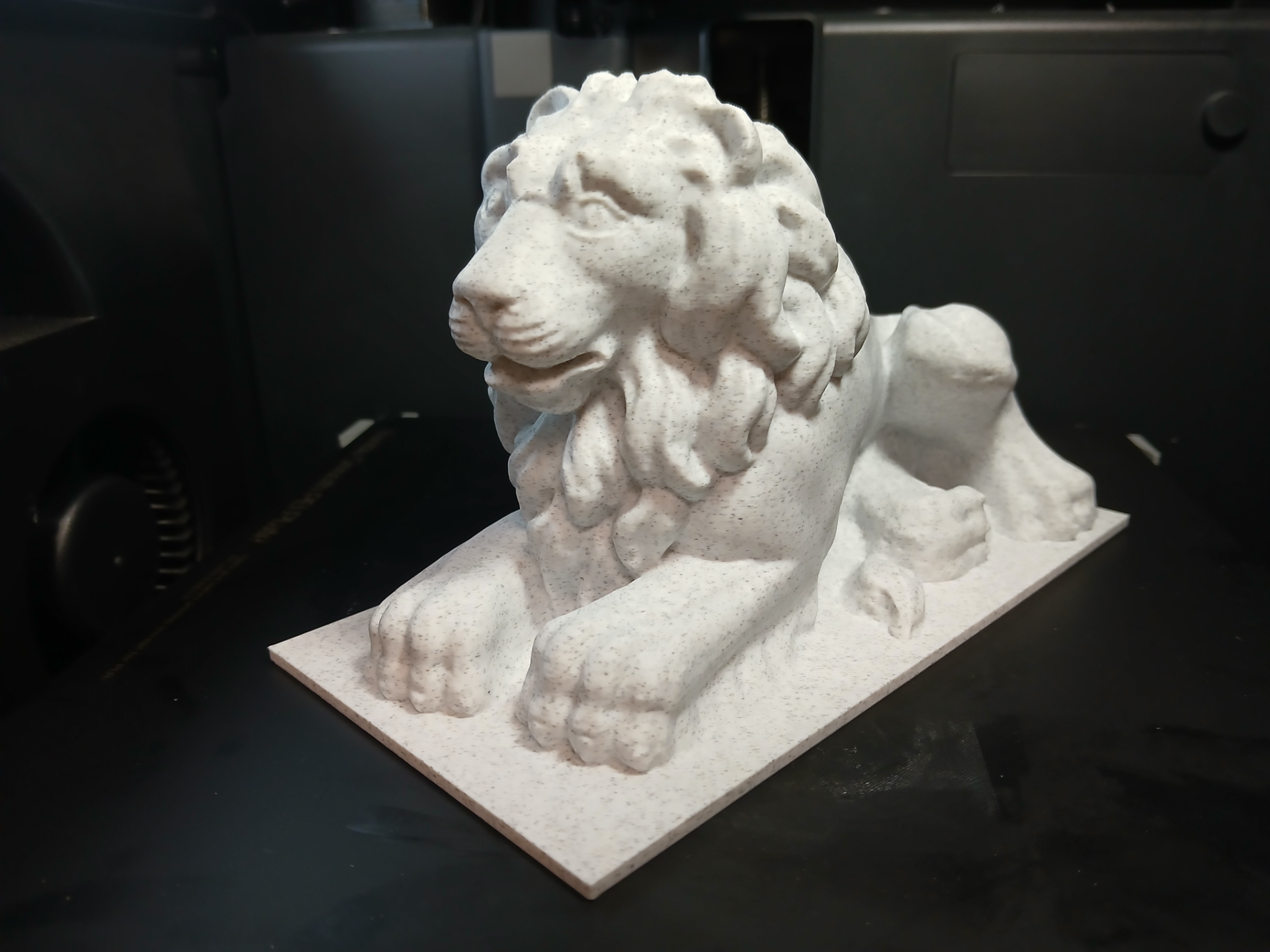 Marble Lion (Supportless)