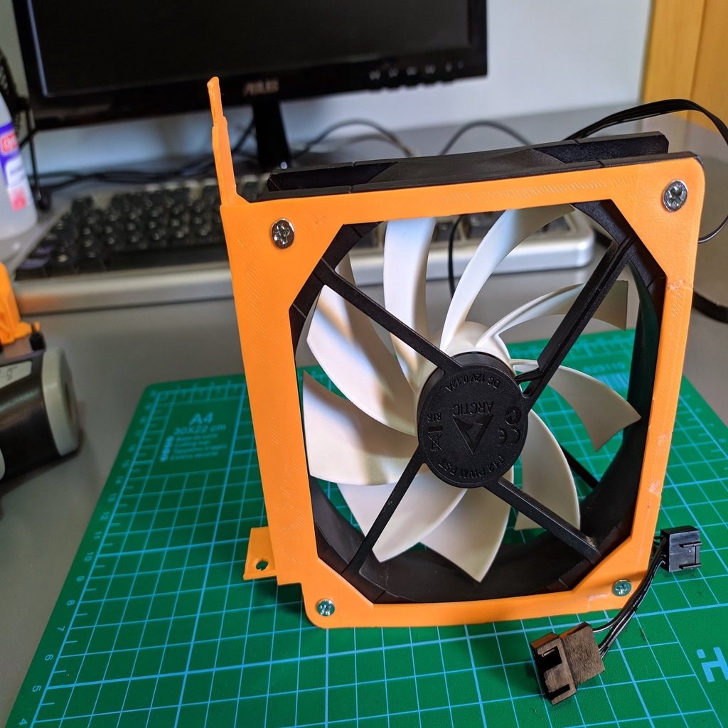 PCIE 120mm Fan Adapter