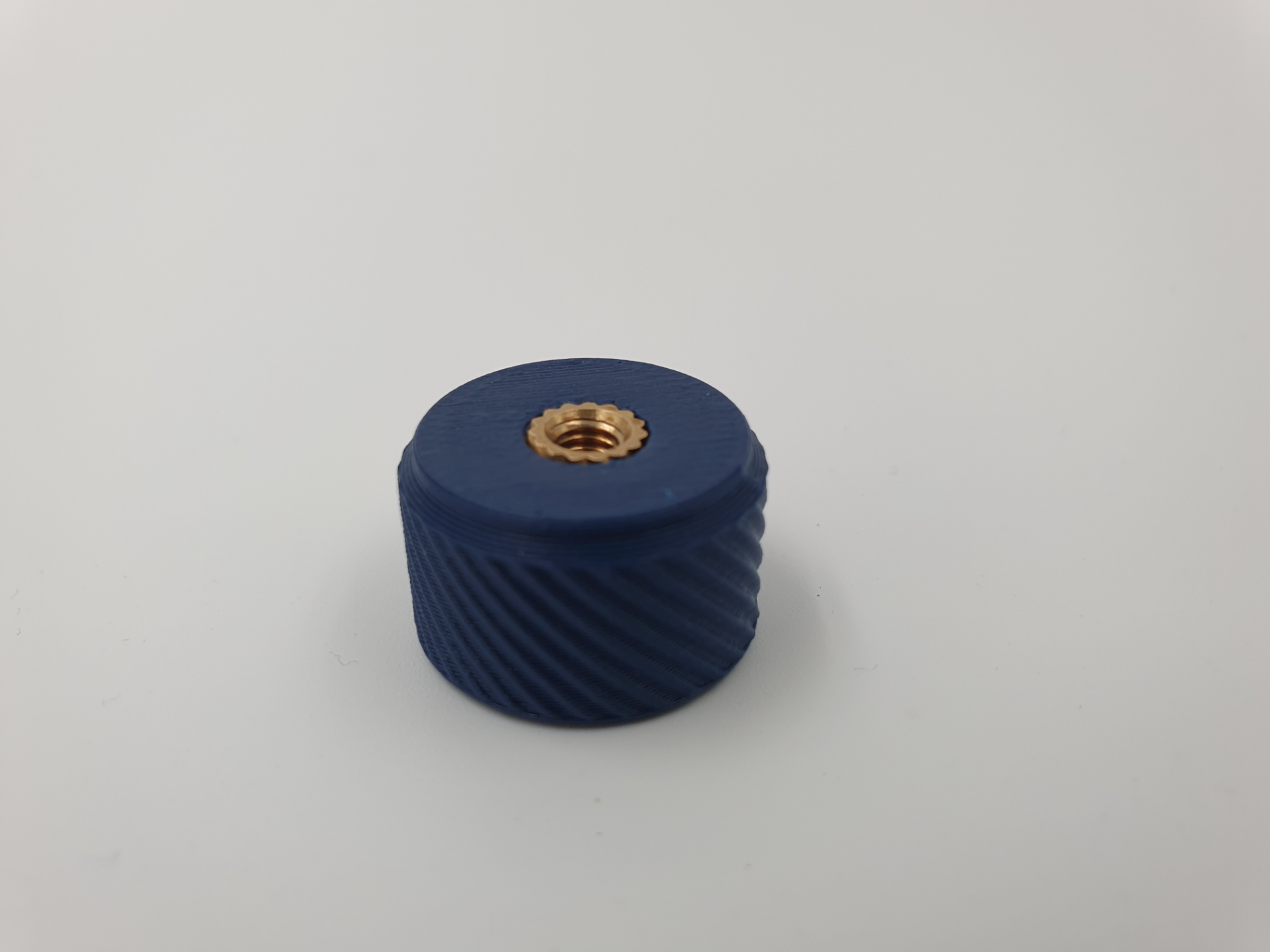 Knurled thumscrews and nuts