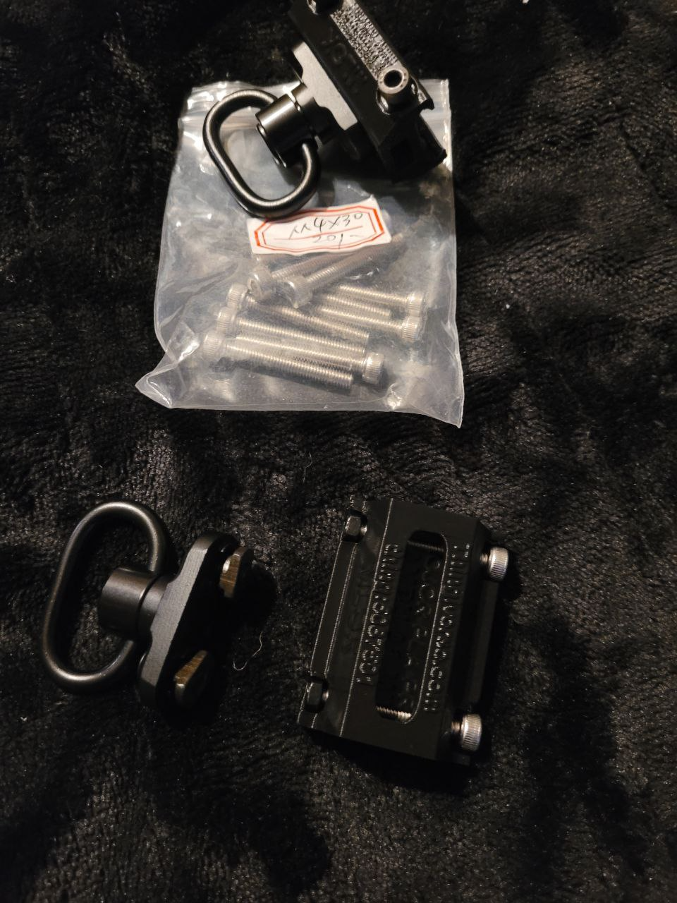 Picatinny to MLOK Adapter 2xM4x30 bolts+M4 HexNuts
