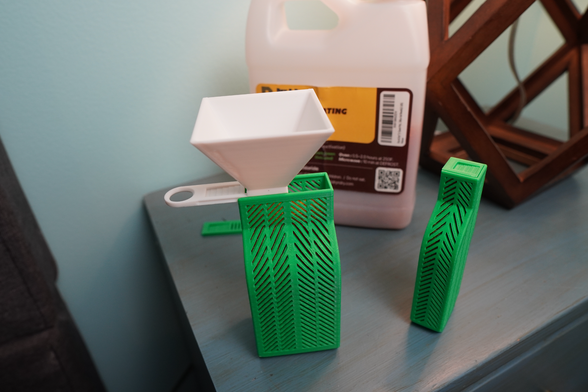 AMS Desiccant Holder Funnel – Slots Into Lid!