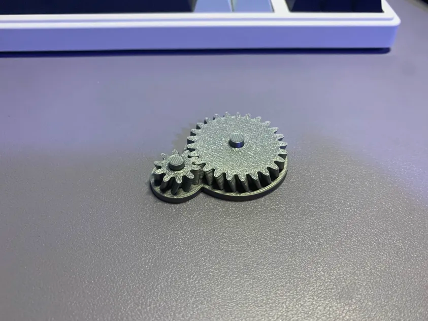 10:25 helical gear demonstration/fidget
