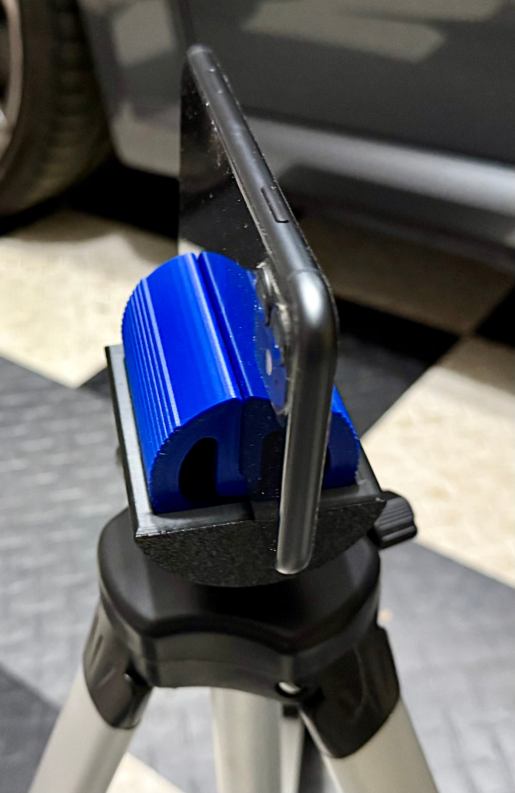 iPhone (12...16) Tripod Mount