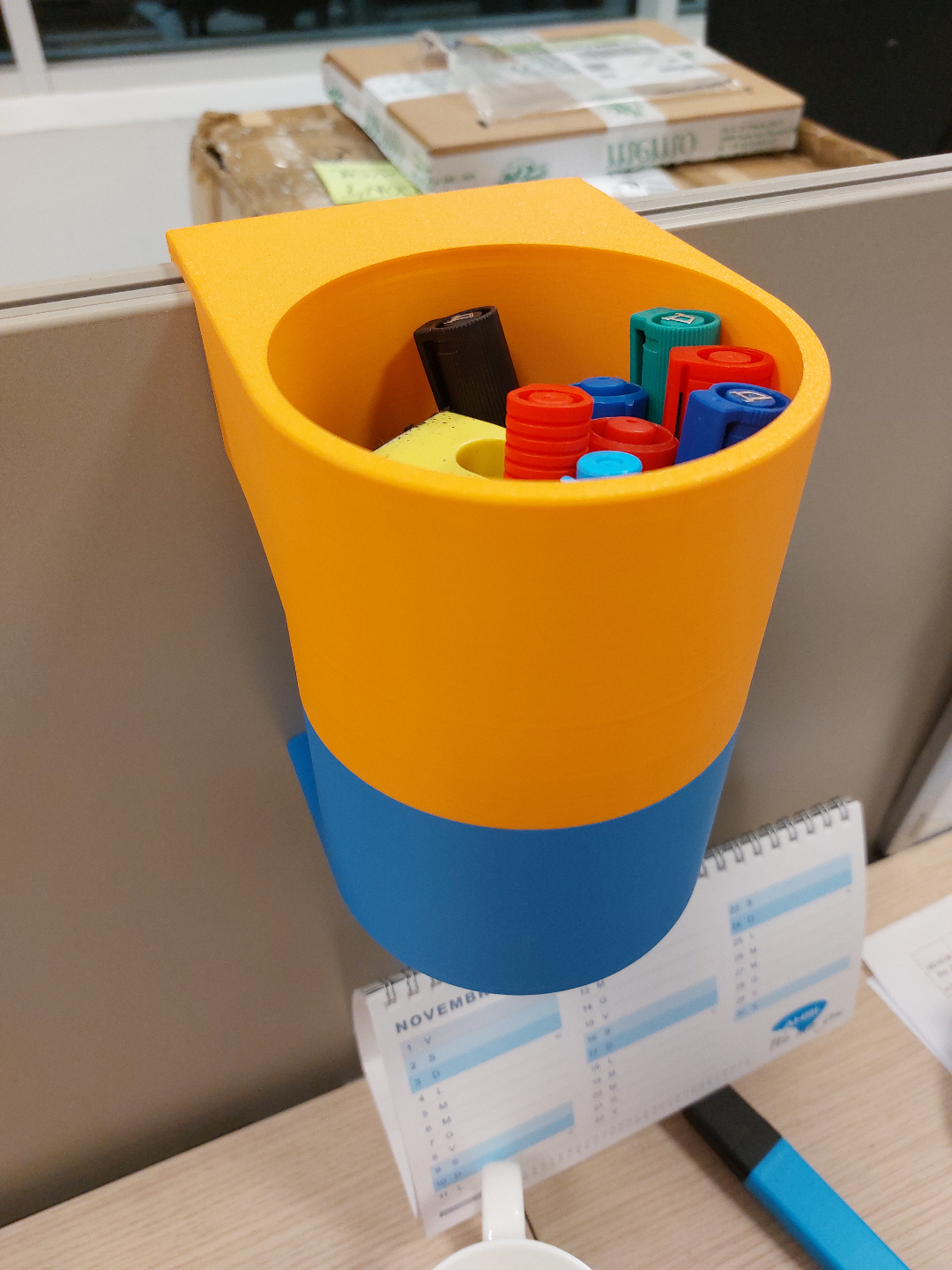 Large pen holder for partition panels