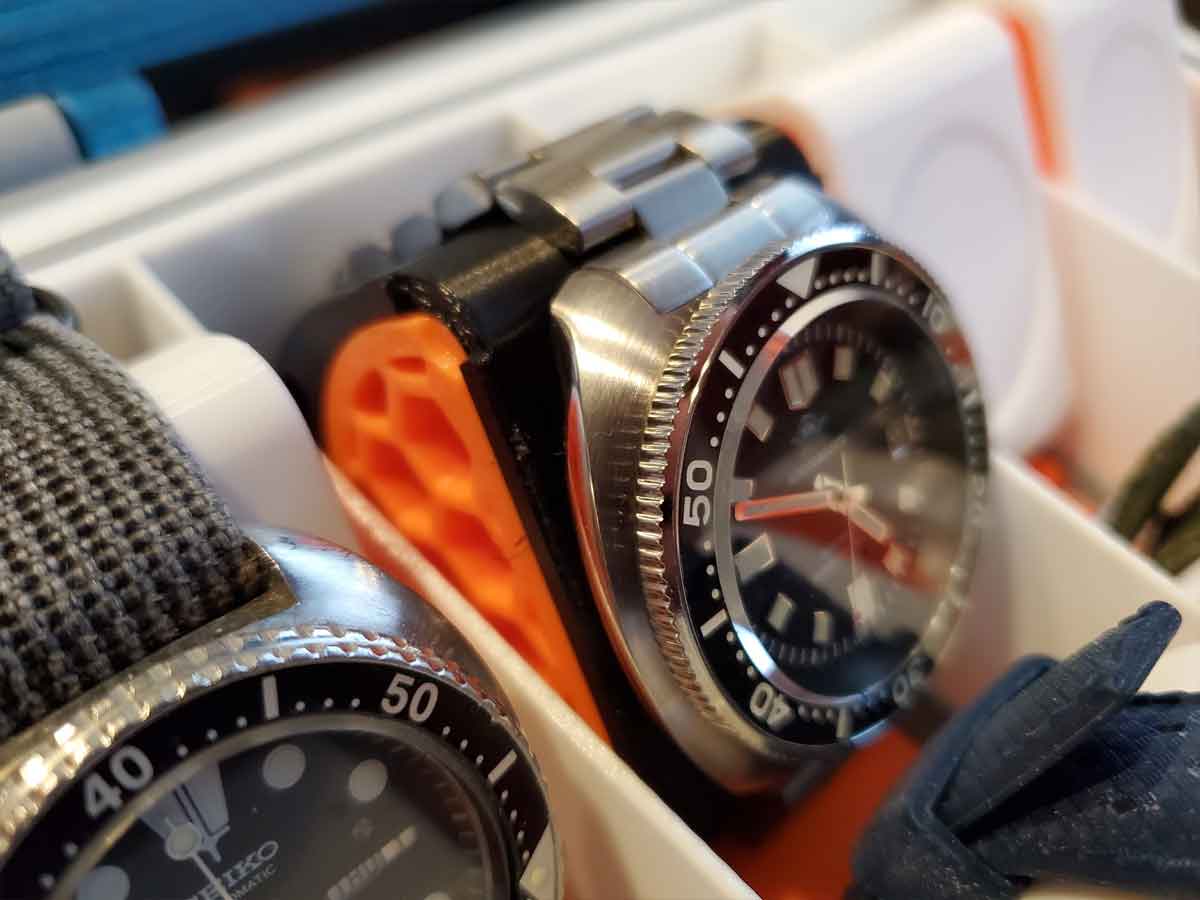 Gridfinity Watch Stand - Watches with Large Bands