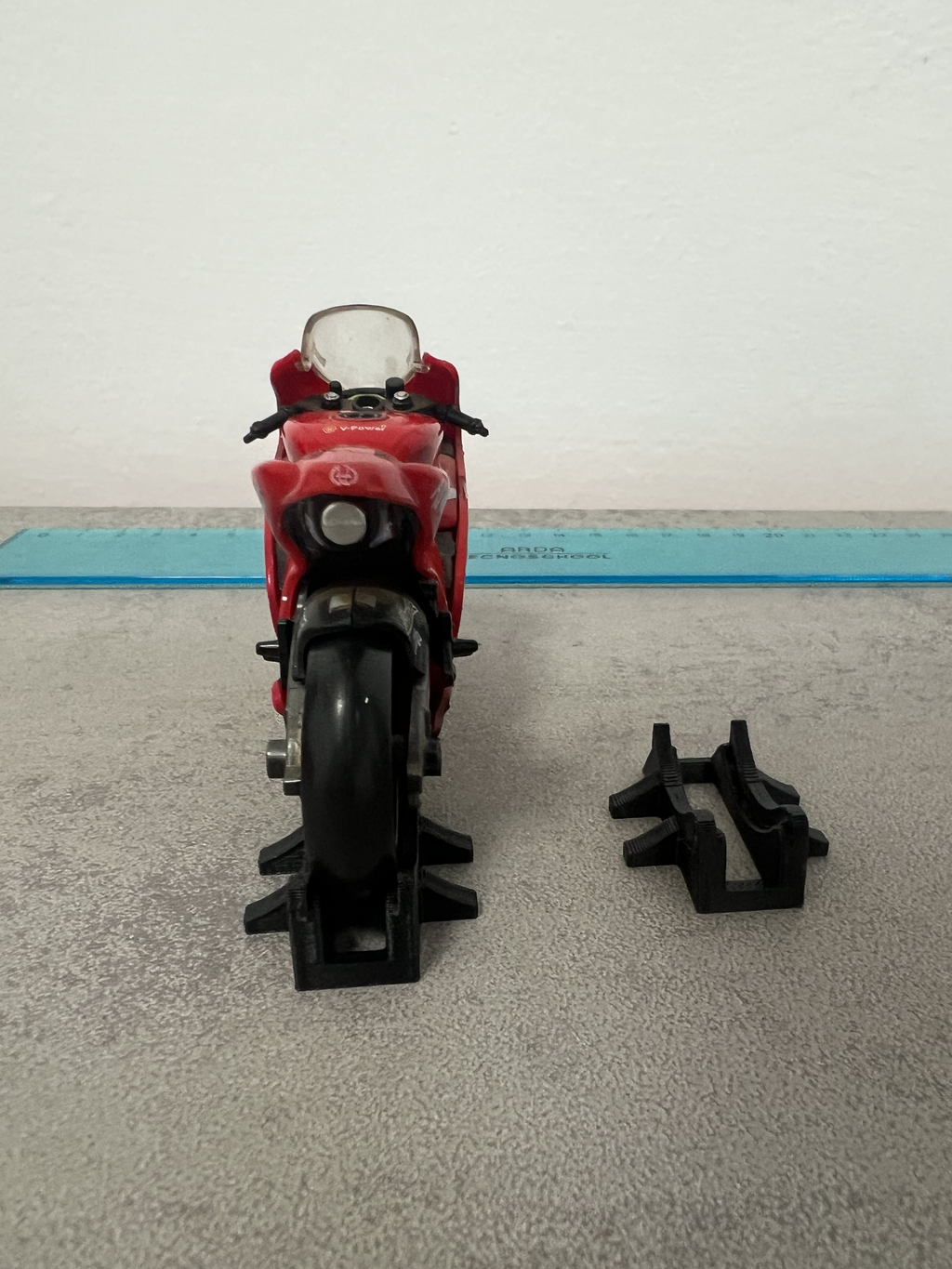 Maisto 1:18 motorcycle stand