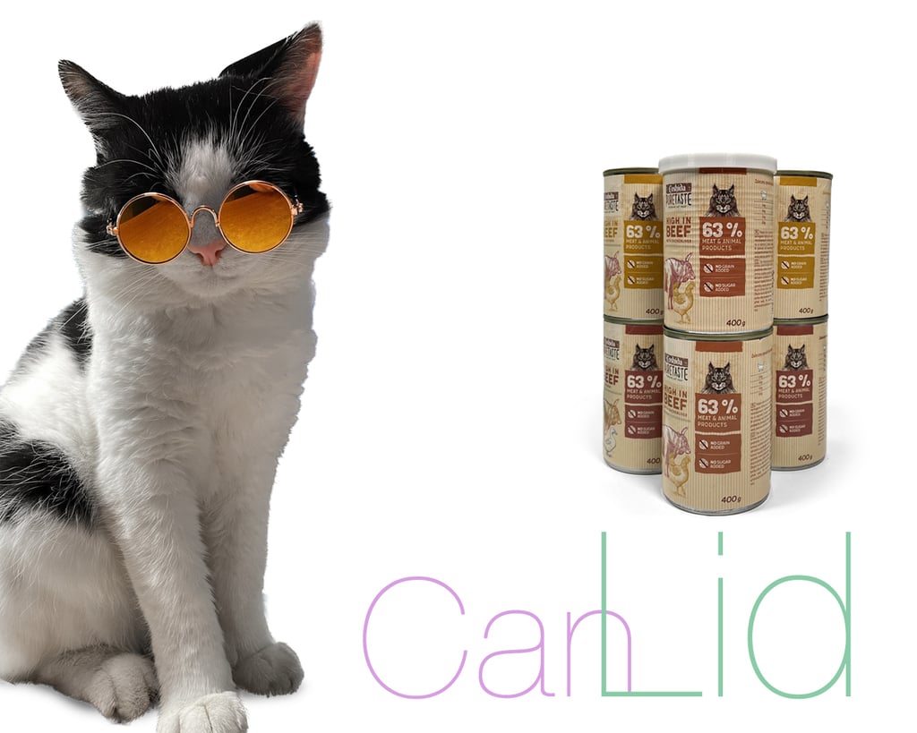 The can lid keeps the cat food fresh
