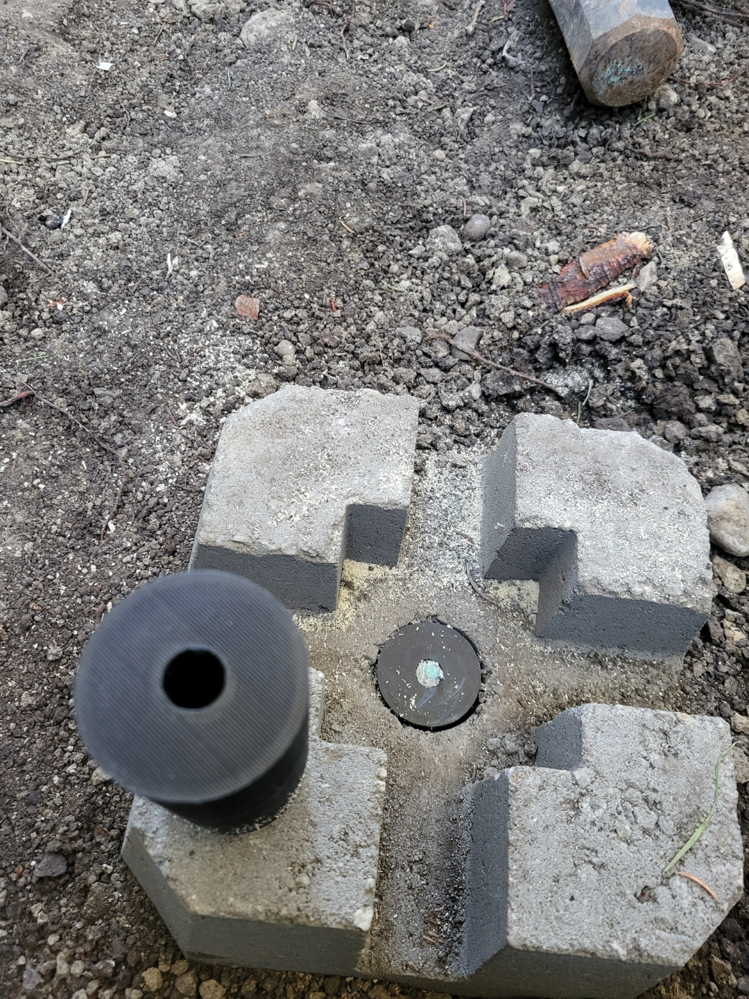 Rebar spacer and support, for masonry post support